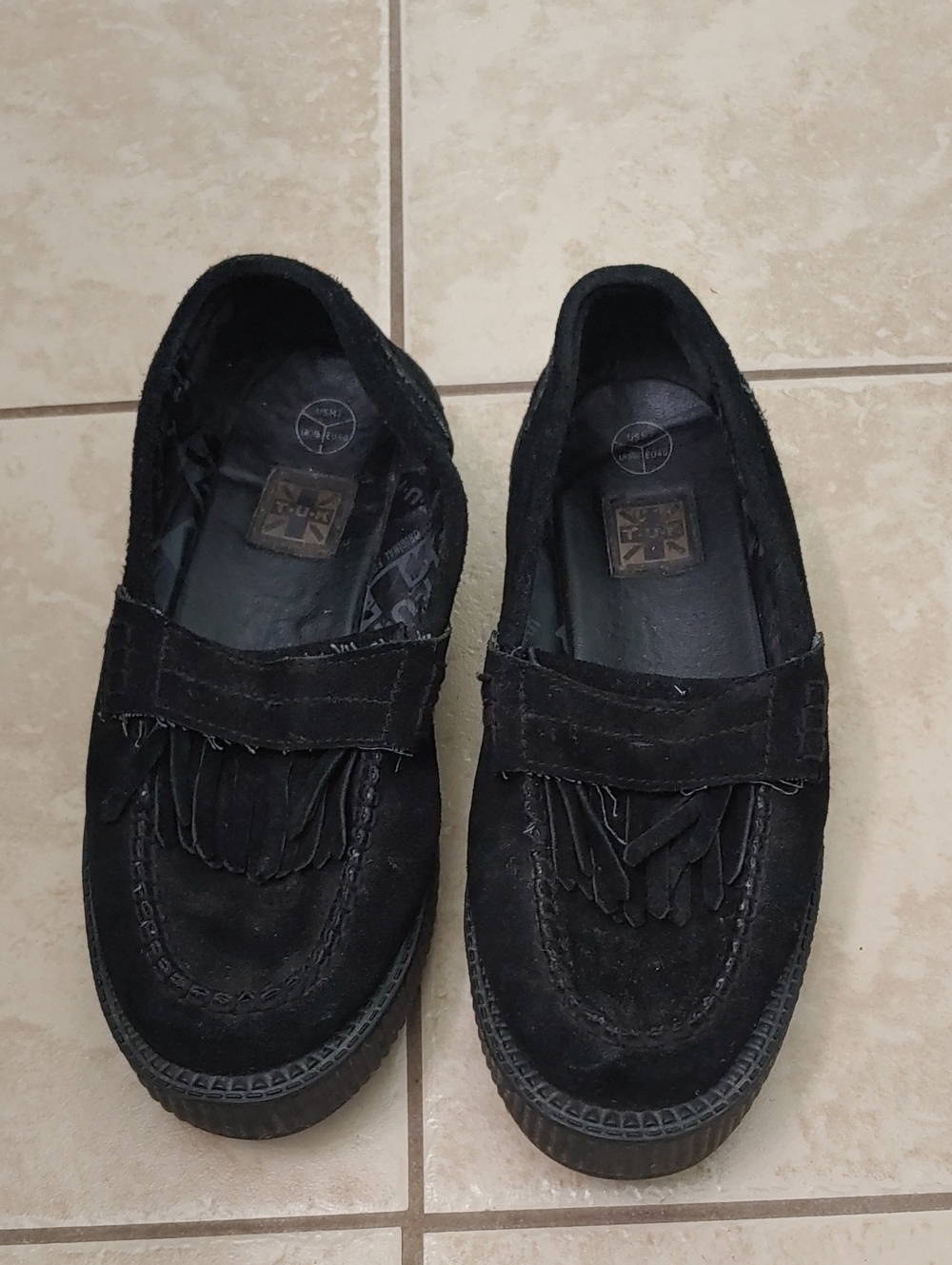 T.U.K. Black Suede Creeper Unisex Mens 7/Women 9 Slip On Platform Tassel Loafer